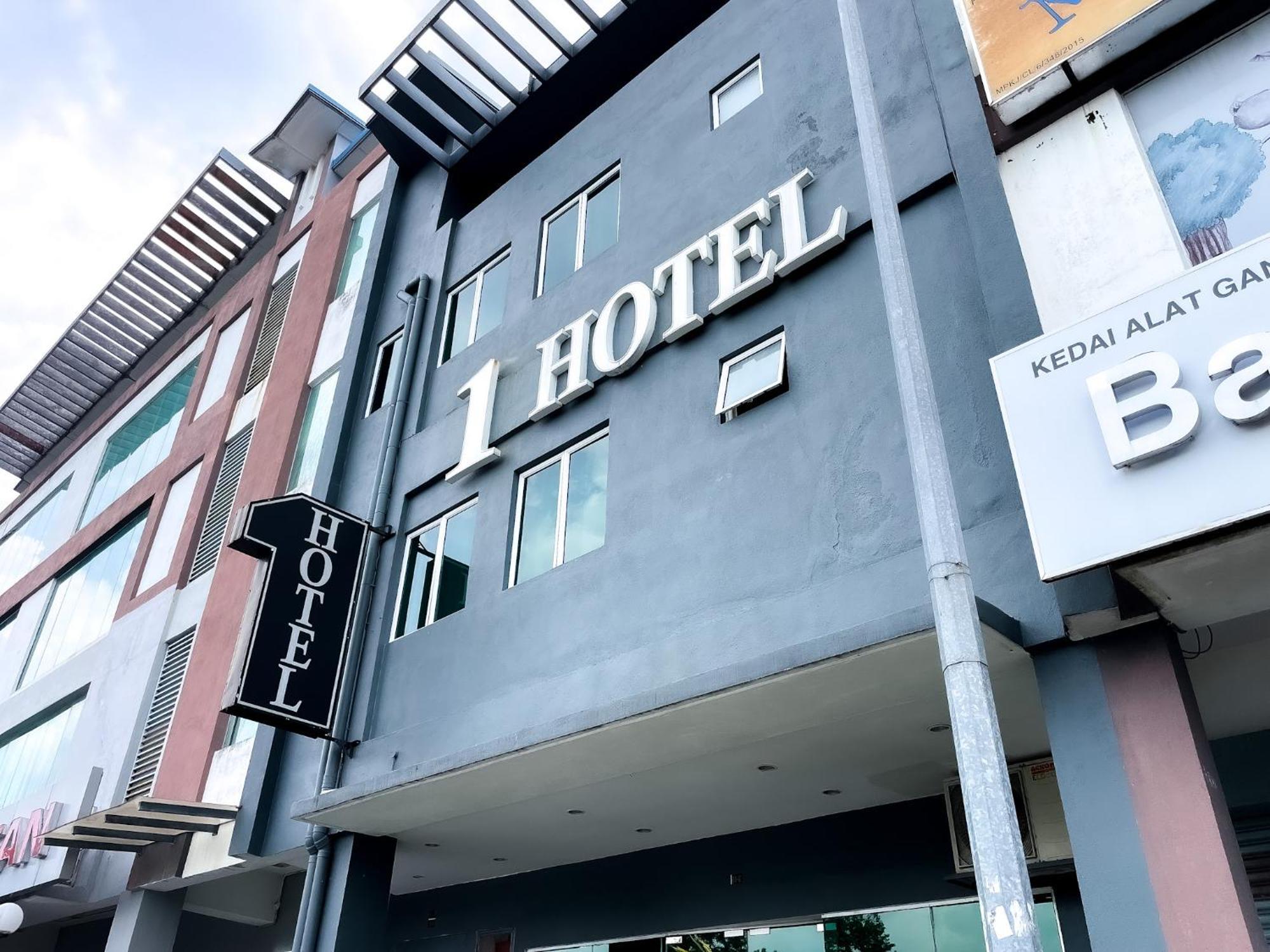 1 Hotel Mahkota Черас Экстерьер фото