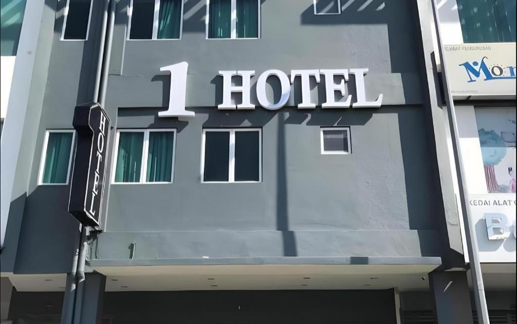 1 Hotel Mahkota Черас Экстерьер фото