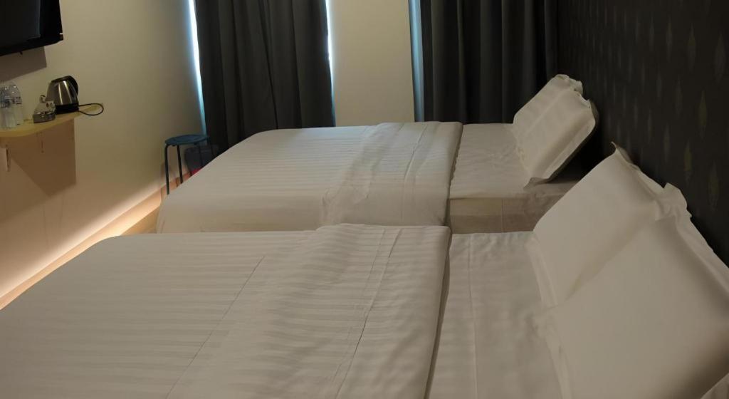 1 Hotel Mahkota Черас Экстерьер фото