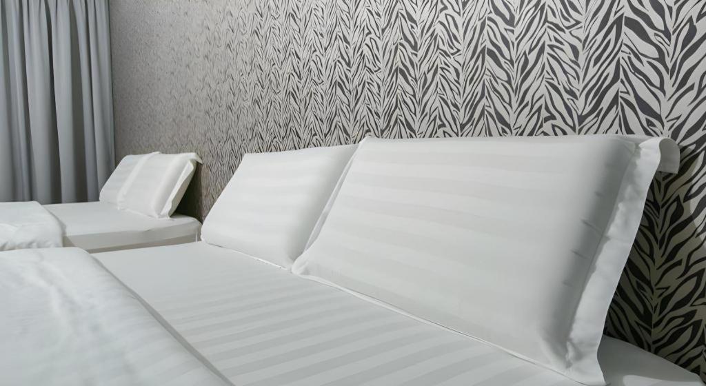 1 Hotel Mahkota Черас Экстерьер фото