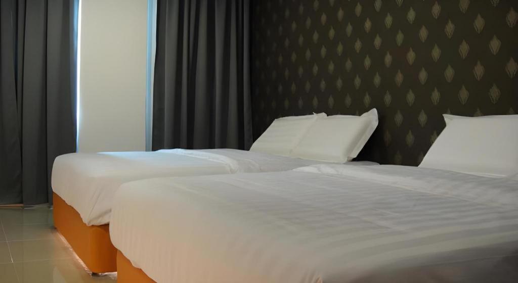 1 Hotel Mahkota Черас Экстерьер фото