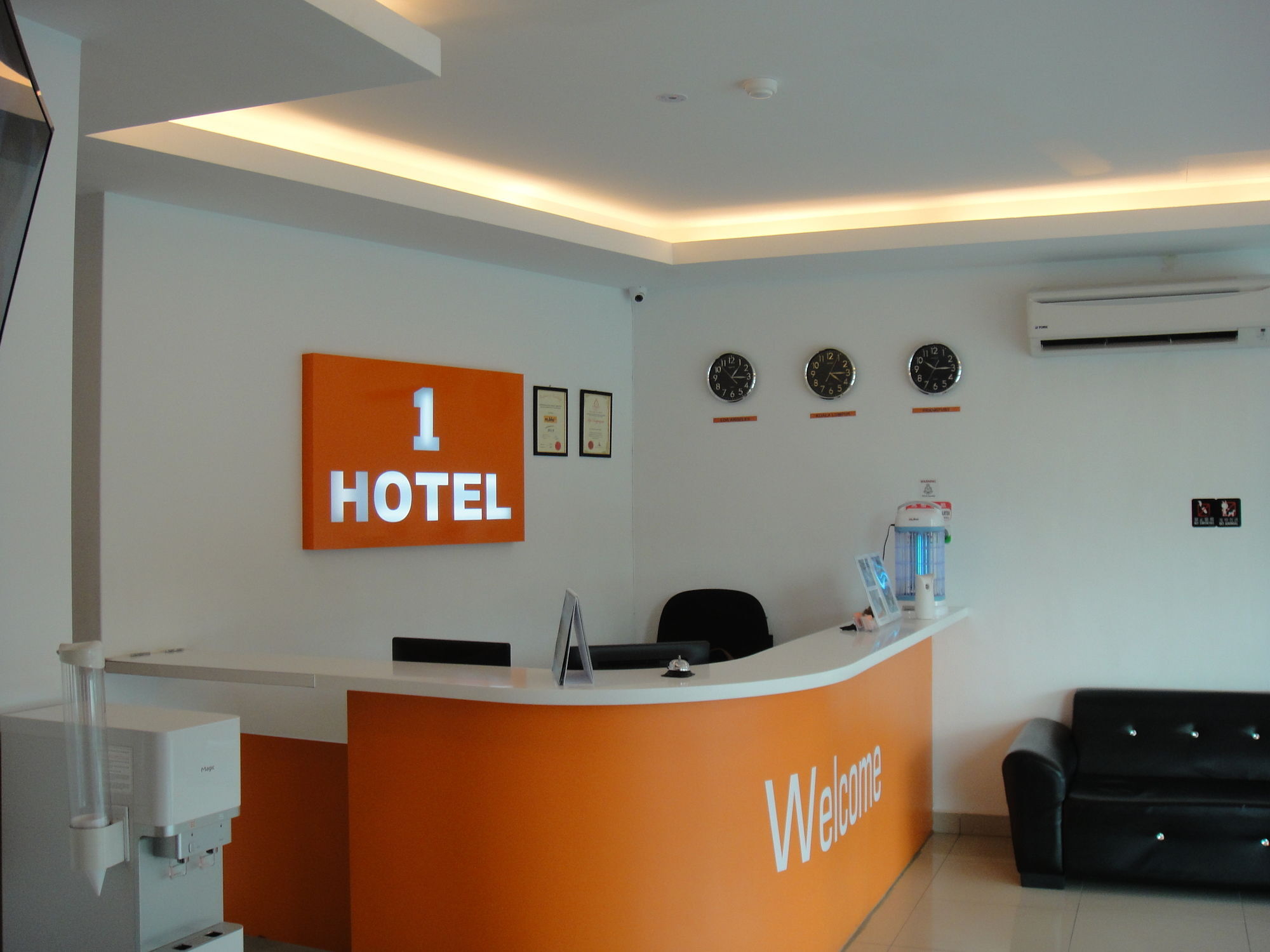 1 Hotel Mahkota Черас Экстерьер фото